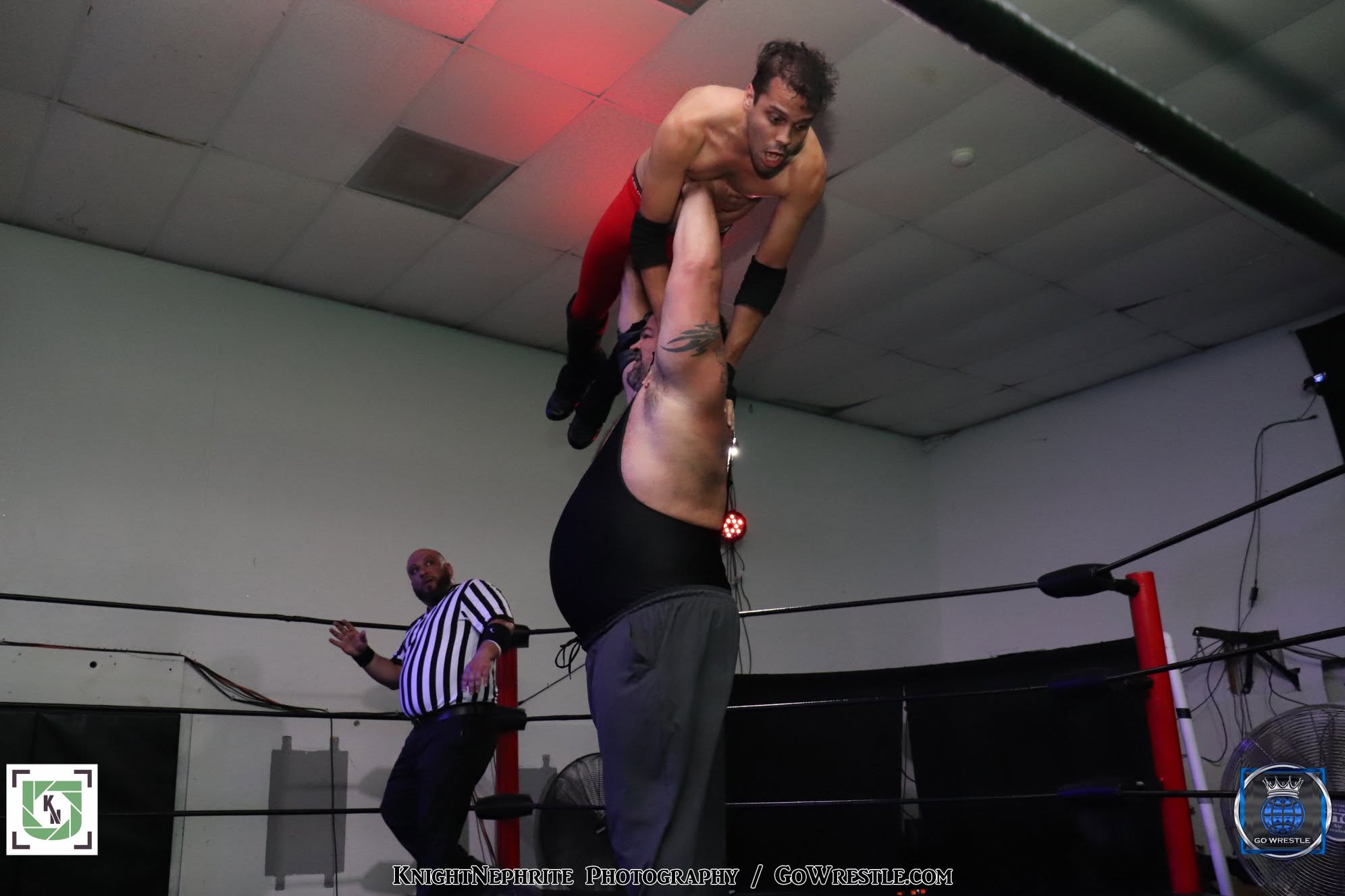 Slater quits playing around with DeGracia, showing off his power and finishing off his smaller opponent to retain his title!