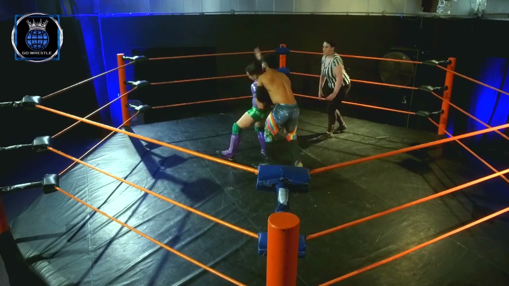 Mikey Spandex vs Little Ricky at Go Wrestle 90